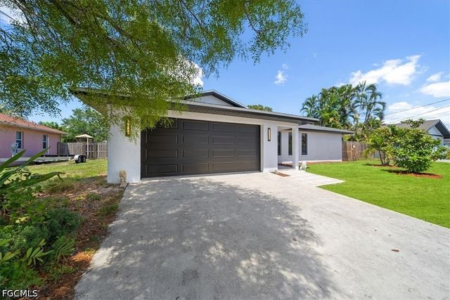 1437 SE 11th ST, Cape Coral, FL 33990