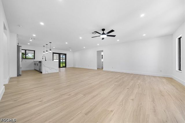 1437 SE 11th ST, Cape Coral, FL 33990