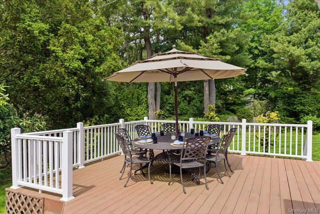 6 Brandy Road, Cold Spring Harbor, NY 11724