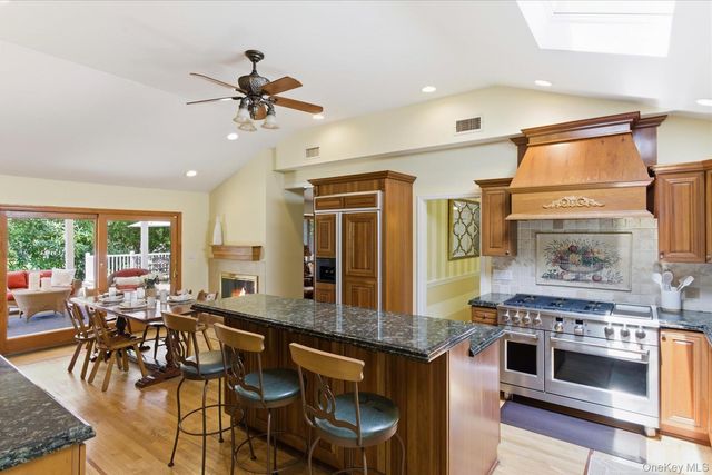 6 Brandy Road, Cold Spring Harbor, NY 11724