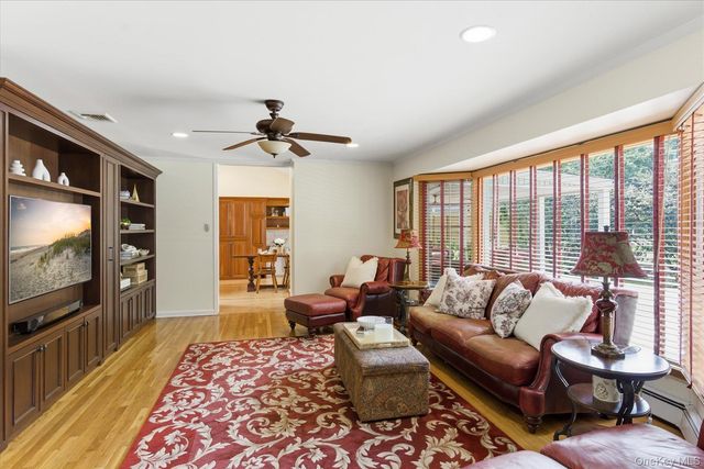 6 Brandy Road, Cold Spring Harbor, NY 11724