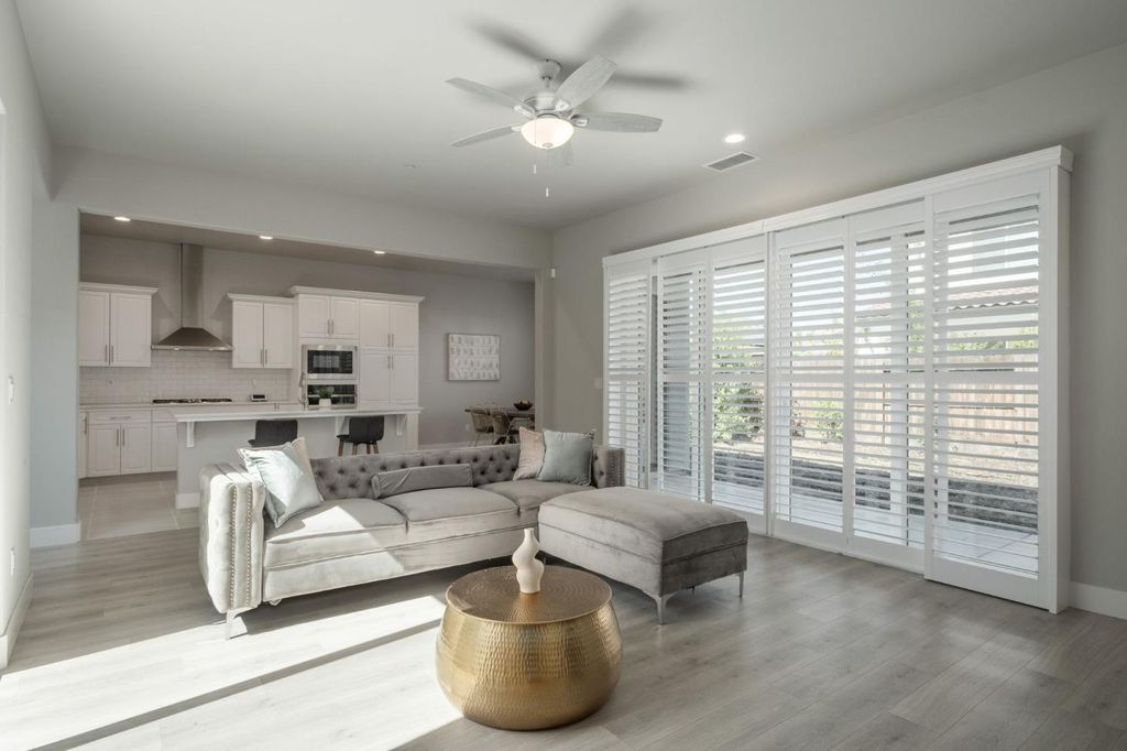 3503 Alameda Avenue, Clovis, CA 93619