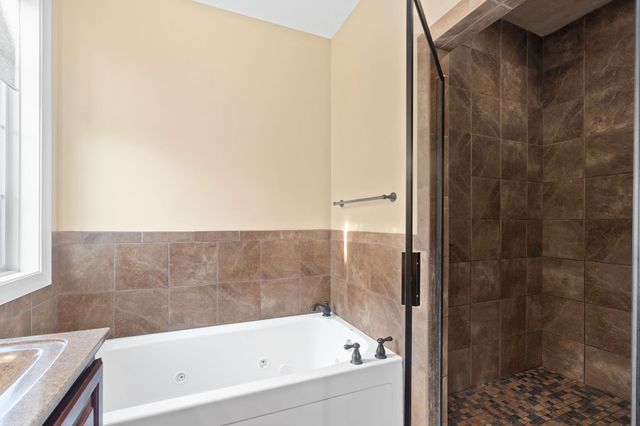 1333 Judge Tyler Dr, Clarksville, TN 37043