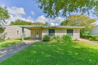 108 Dolphin Avenue, Galveston, TX 77550