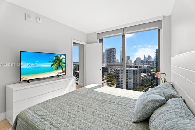 121 NE 34th Street 2003, Miami, FL 33137