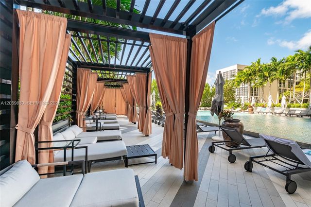 121 NE 34th Street 2003, Miami, FL 33137
