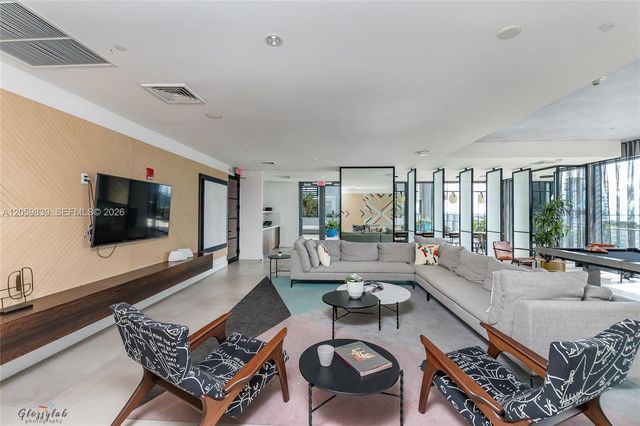 121 NE 34th Street 2003, Miami, FL 33137