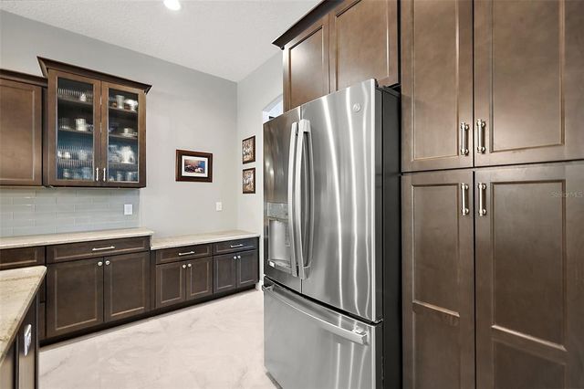 40050 DARLINGTON AVENUE, Lady Lake, FL 32159