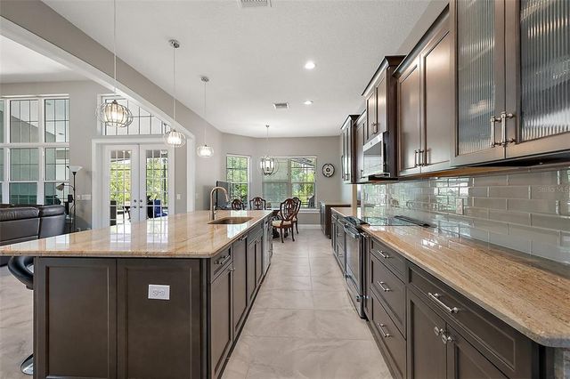 40050 DARLINGTON AVENUE, Lady Lake, FL 32159