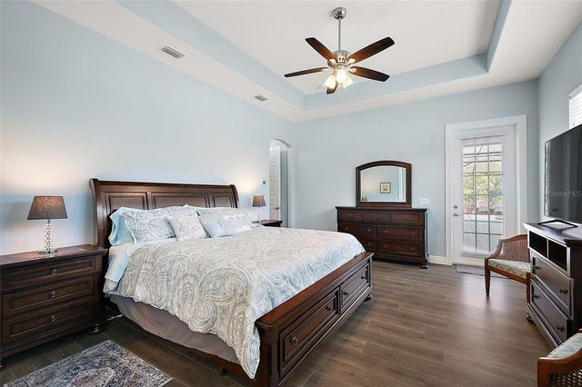 40050 DARLINGTON AVENUE, Lady Lake, FL 32159