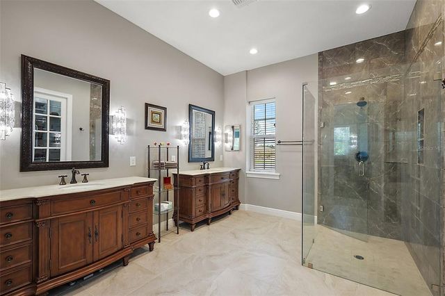 40050 DARLINGTON AVENUE, Lady Lake, FL 32159