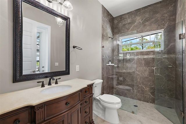 40050 DARLINGTON AVENUE, Lady Lake, FL 32159