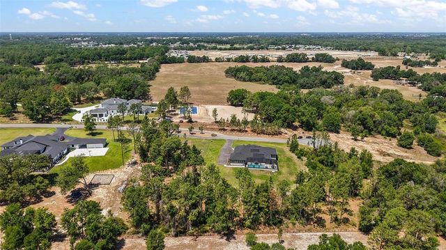 40050 DARLINGTON AVENUE, Lady Lake, FL 32159