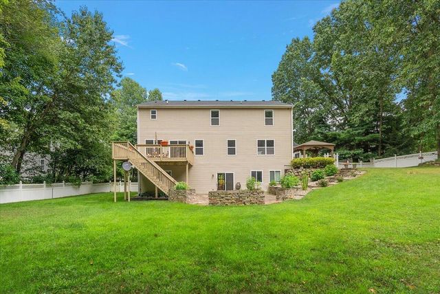 9354 Stratford Woods Trail, Kalamazoo, MI 49009
