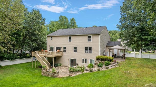 9354 Stratford Woods Trail, Kalamazoo, MI 49009