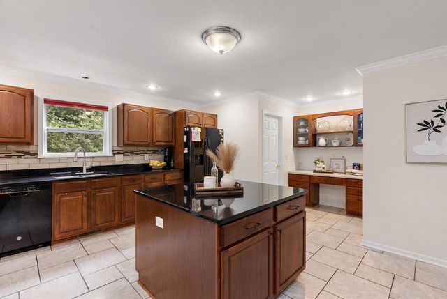 9354 Stratford Woods Trail, Kalamazoo, MI 49009
