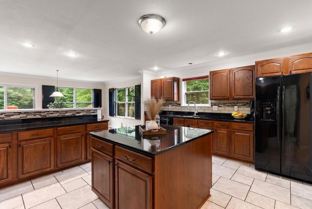 9354 Stratford Woods Trail, Kalamazoo, MI 49009