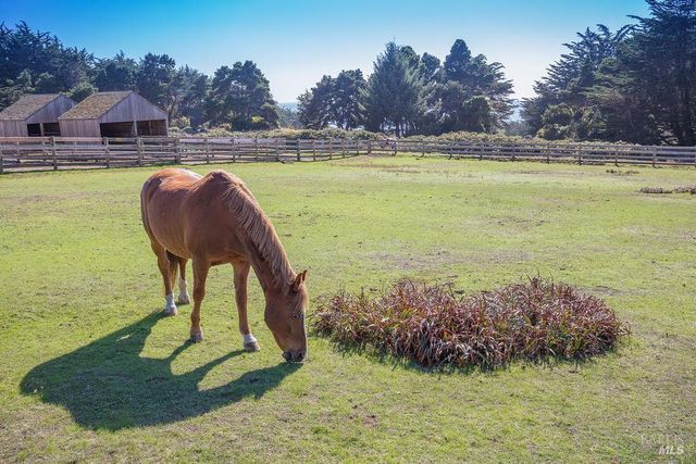 880 River Beach Rd, The Sea Ranch, CA 95497