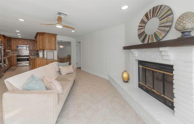 8909 118TH WAY, Seminole, FL 33772