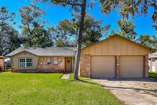 731 Hollyhock Street, Richwood, TX 77531