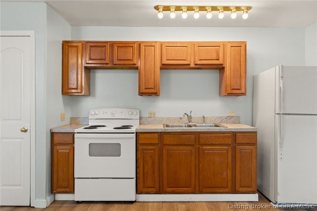 620 W Spring Street, New Albany, IN 47150