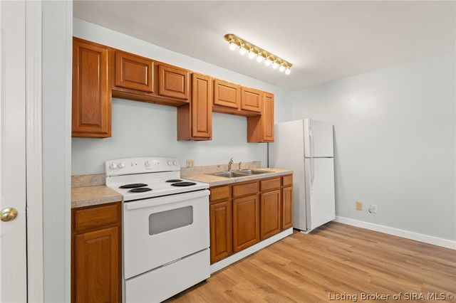 620 W Spring Street, New Albany, IN 47150