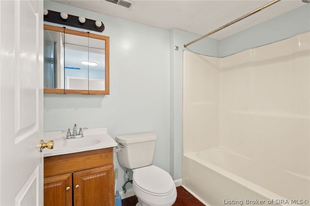 620 W Spring Street, New Albany, IN 47150