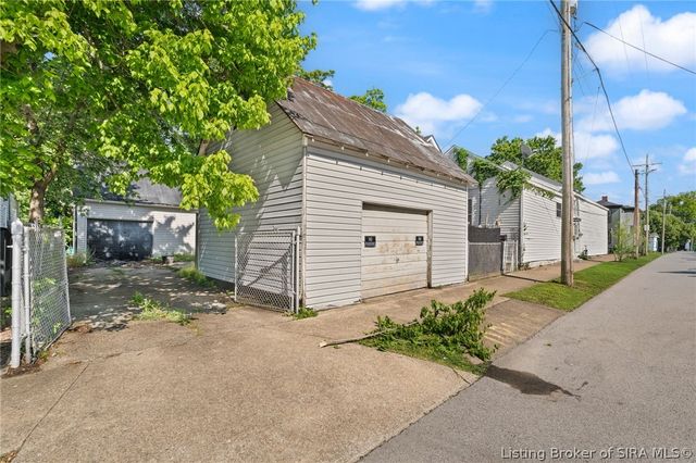 620 W Spring Street, New Albany, IN 47150
