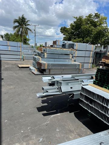 3303 NW 71st St, Miami, FL 33147