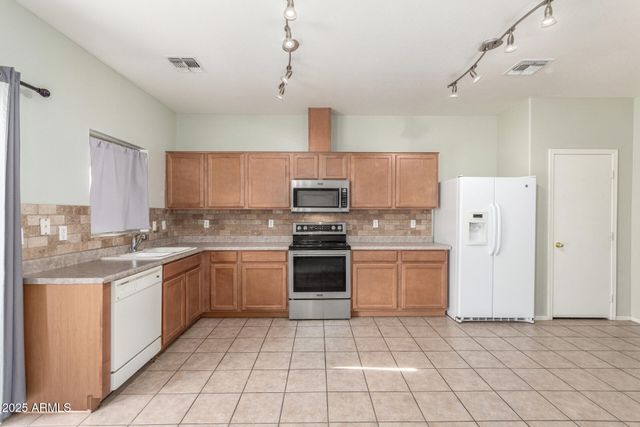 7011 W LINCOLN Street, Peoria, AZ 85345