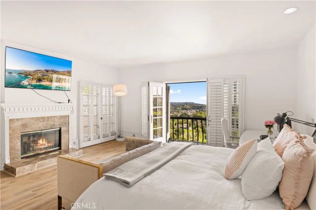 2282 Canyonback, Los Angeles, CA 90049