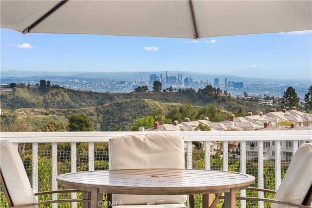 2282 Canyonback, Los Angeles, CA 90049