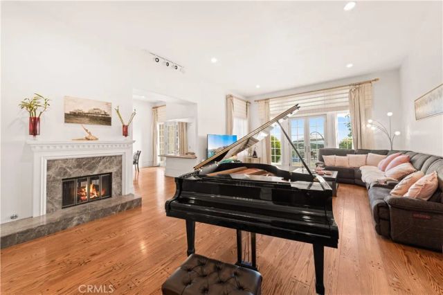 2282 Canyonback, Los Angeles, CA 90049