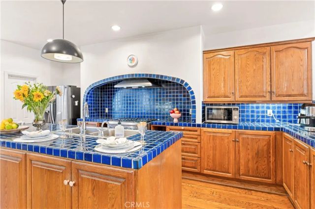 2282 Canyonback, Los Angeles, CA 90049