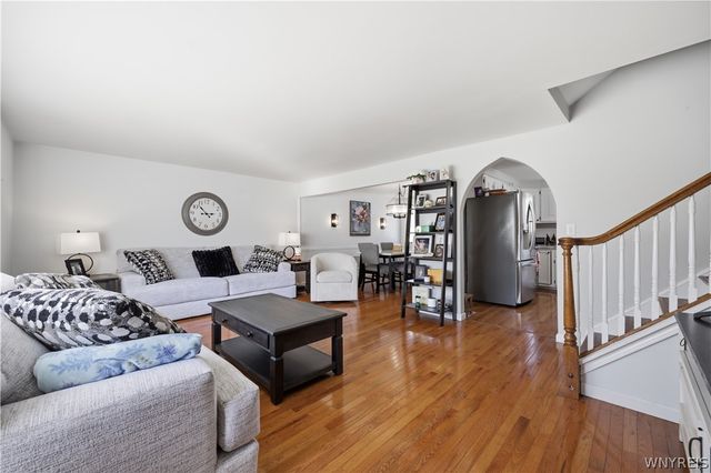 48 Hillview, West Seneca, NY 14224