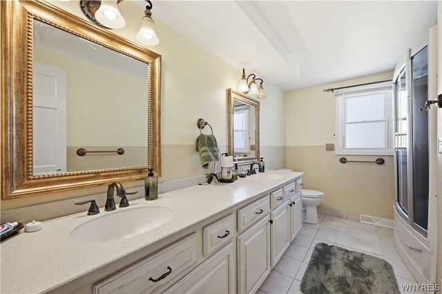 48 Hillview, West Seneca, NY 14224