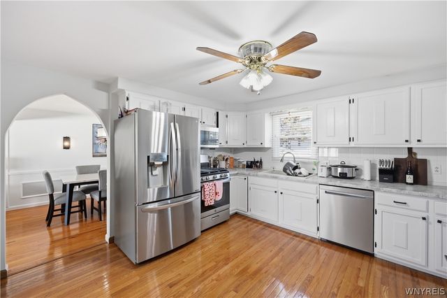 48 Hillview, West Seneca, NY 14224