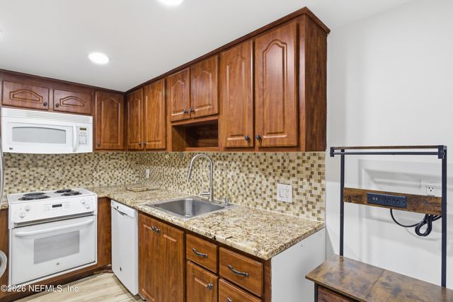 1601 OCEAN Drive S 203, Jacksonville Beach, FL 32250