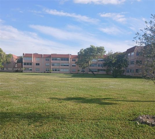 9601 Sunrise Lakes Blvd 106, Sunrise, FL 33322