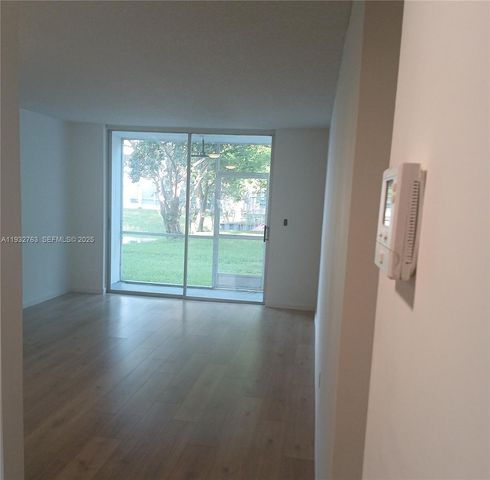 9601 Sunrise Lakes Blvd 106, Sunrise, FL 33322