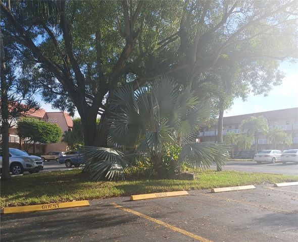 9601 Sunrise Lakes Blvd 106, Sunrise, FL 33322