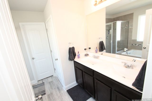 6074 AKIN CIRCLE, San Antonio, TX 78261