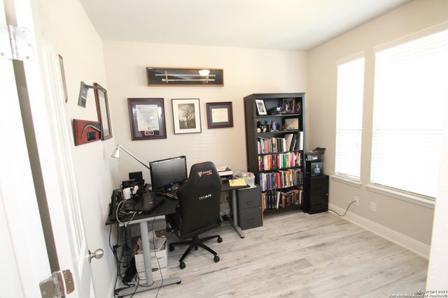 6074 AKIN CIRCLE, San Antonio, TX 78261