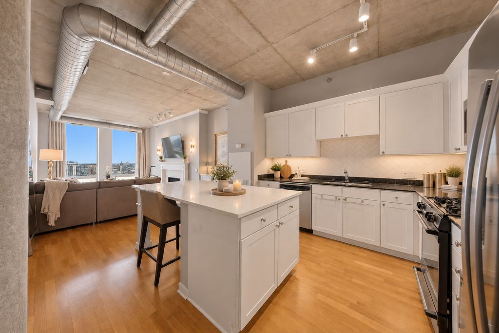 720 N Larrabee Street 1509, Chicago, IL 60654 — photo 3