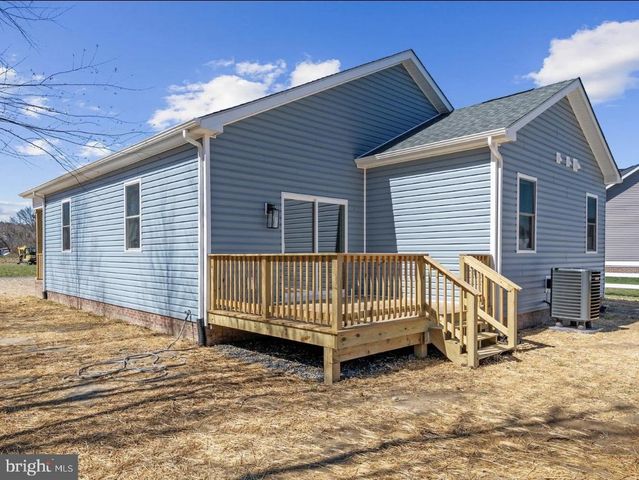5 SUNRISE AVE, Ridgely, MD 21660