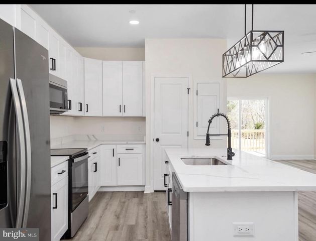 5 SUNRISE AVE, Ridgely, MD 21660