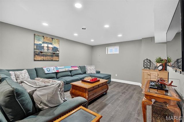 9628 Persimmon Point Drive, Hillsboro, MO 63050