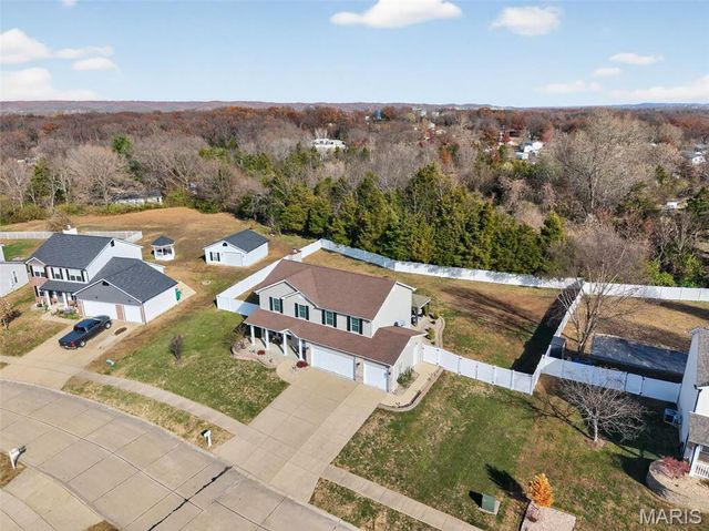 9628 Persimmon Point Drive, Hillsboro, MO 63050