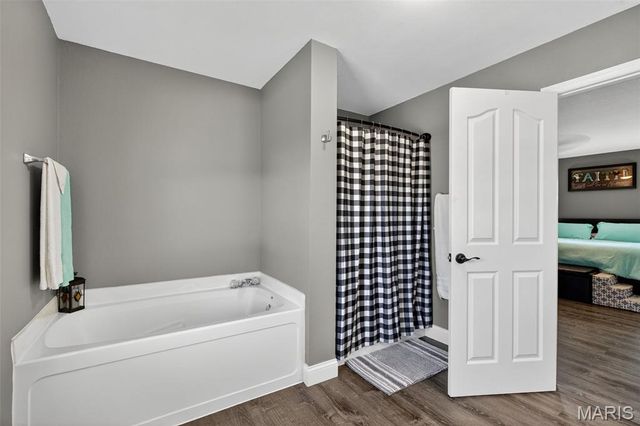 9628 Persimmon Point Drive, Hillsboro, MO 63050