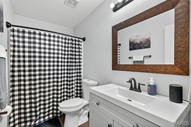 9628 Persimmon Point Drive, Hillsboro, MO 63050